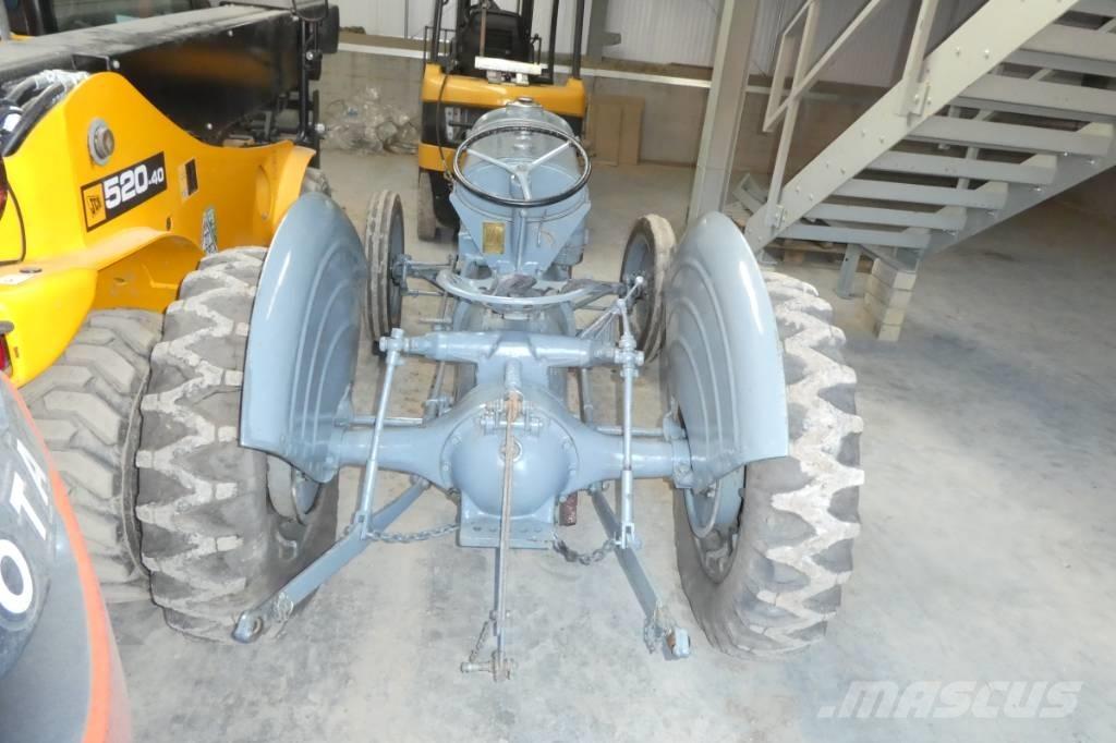 Ferguson type a Трактори