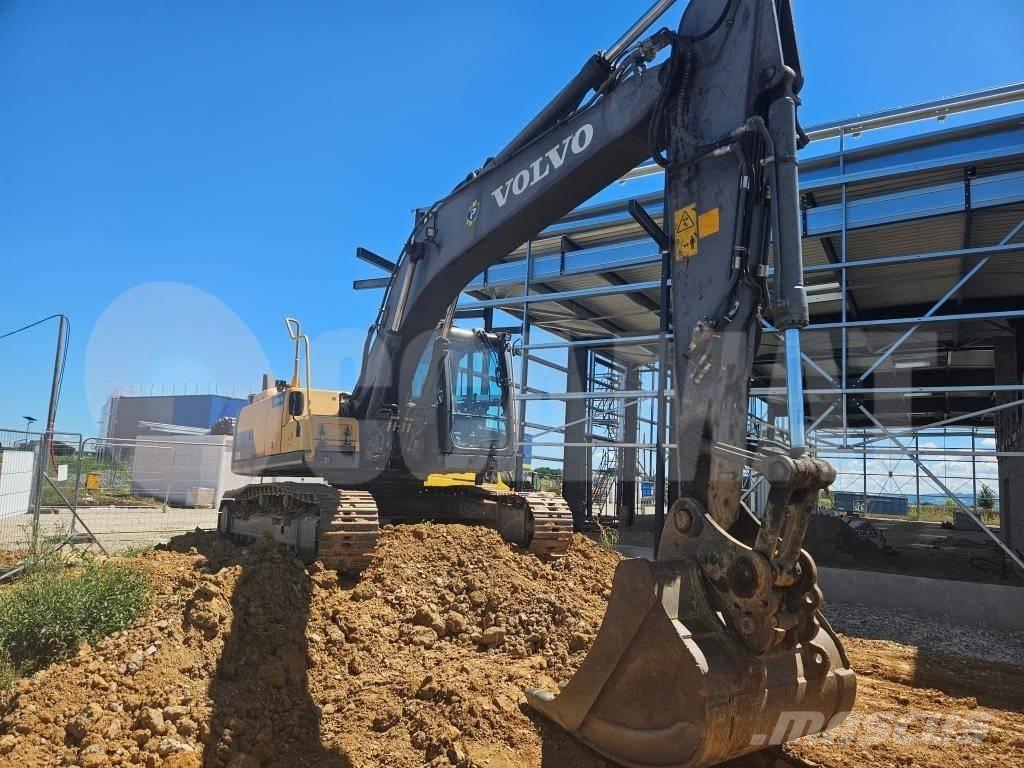 Volvo EC 220 DL Гусеничні екскаватори