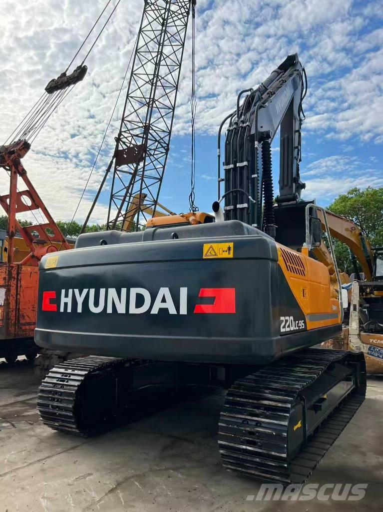 Hyundai R220LC-9S Середні екскаватори 7т. - 12т.
