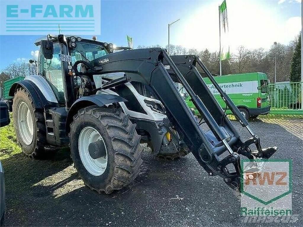 Valtra t215d Трактори