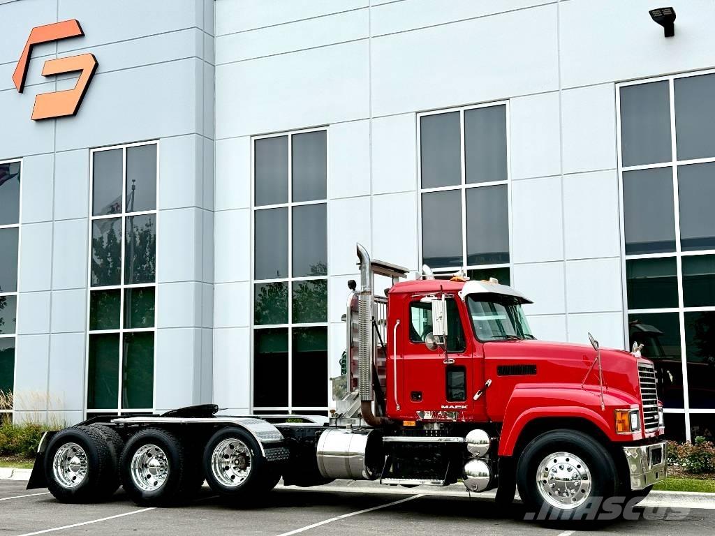 Mack CHU 613 Тягачі