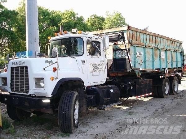 Mack RD 686 S Сміттєвози