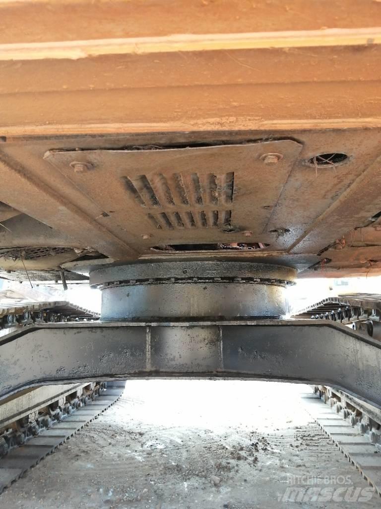 Hitachi EX 120 Гусеничні екскаватори