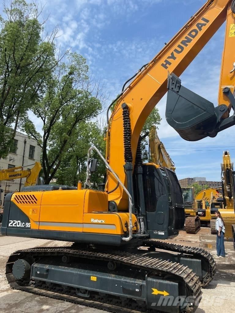 Hyundai 220LC-9S Гусеничні екскаватори