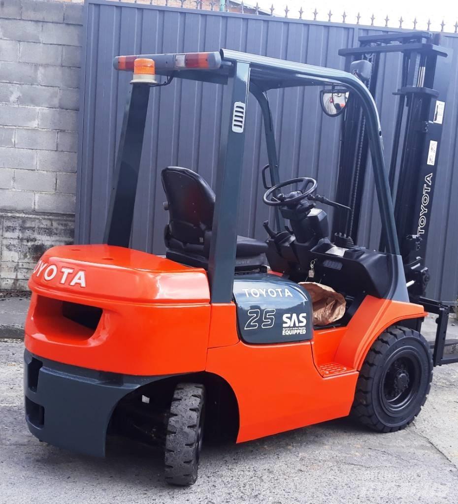 Toyota 02 7 FDF 25 Дизельні навантажувачі