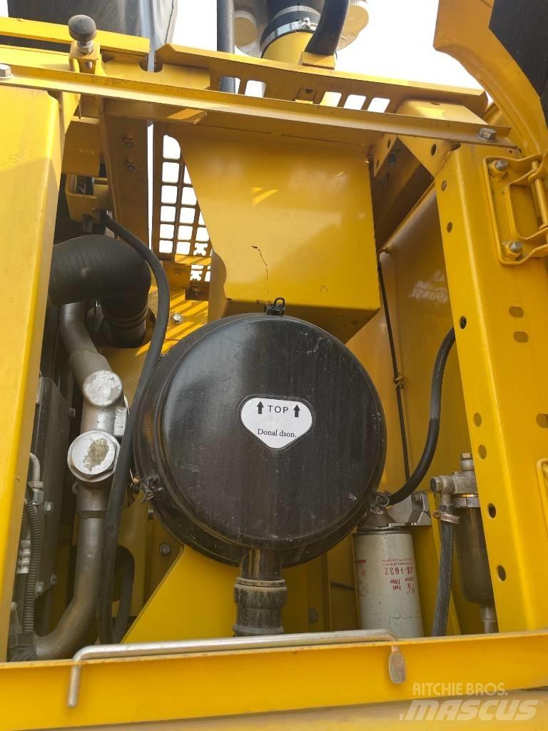 Komatsu 350 Гусеничні екскаватори