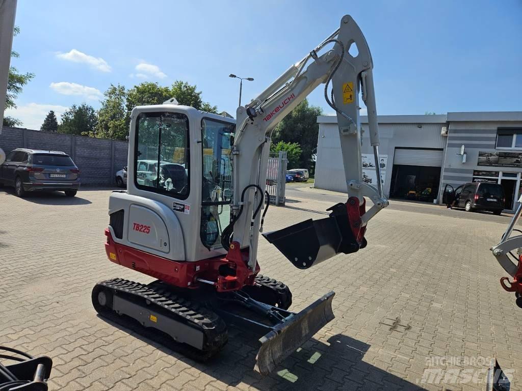 Takeuchi TB225 V0 Міні-екскаватори < 7т