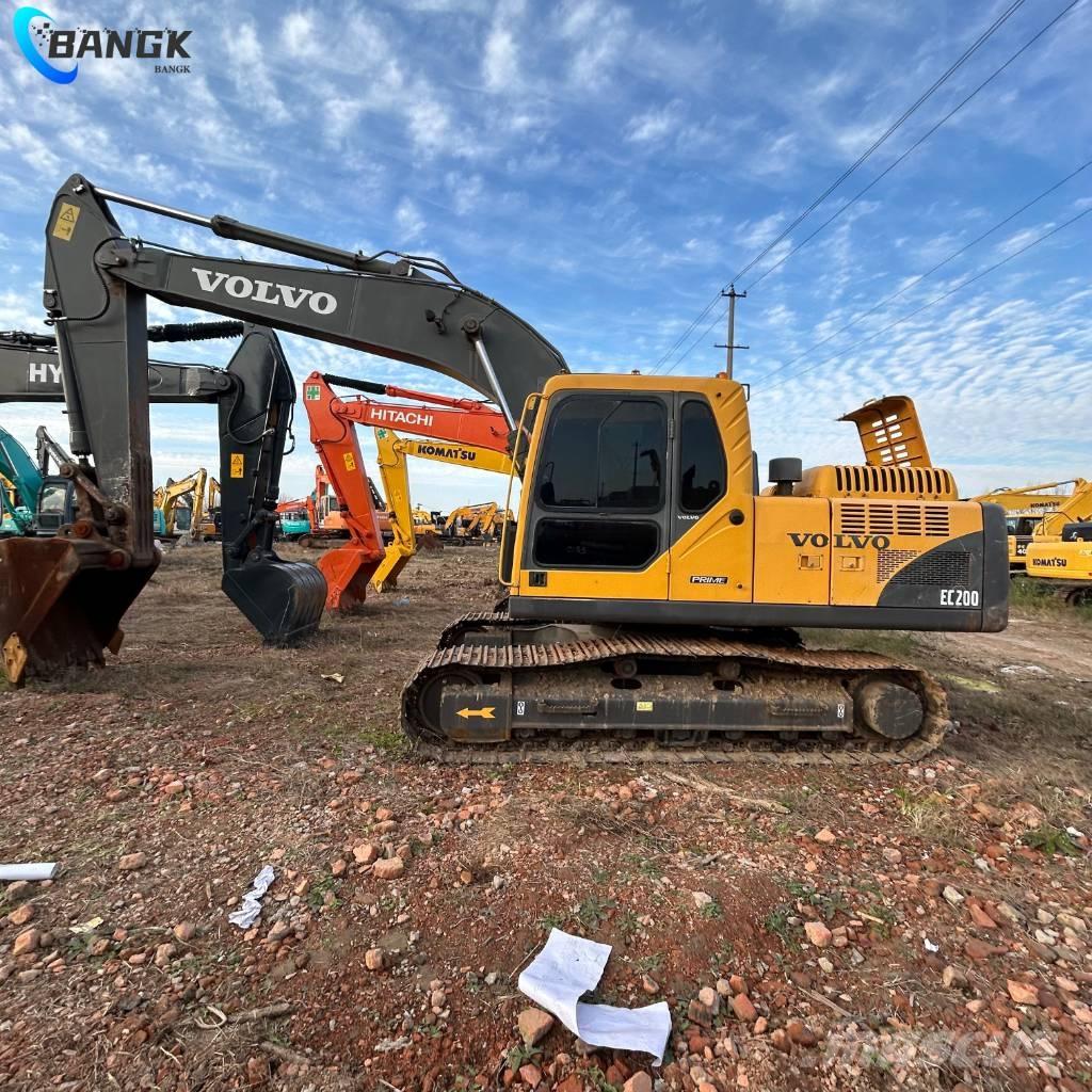 Volvo EC200B Гусеничні екскаватори