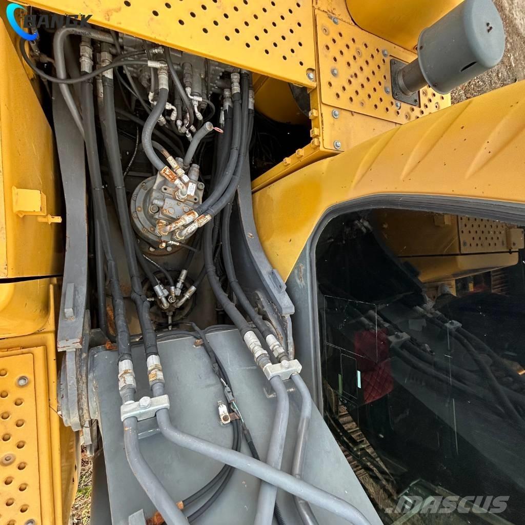 Volvo EC200B Гусеничні екскаватори