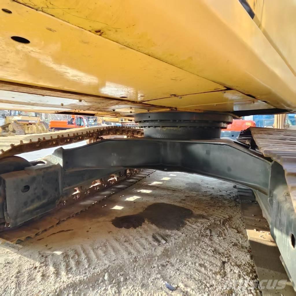 Komatsu PC 200-7 Гусеничні екскаватори