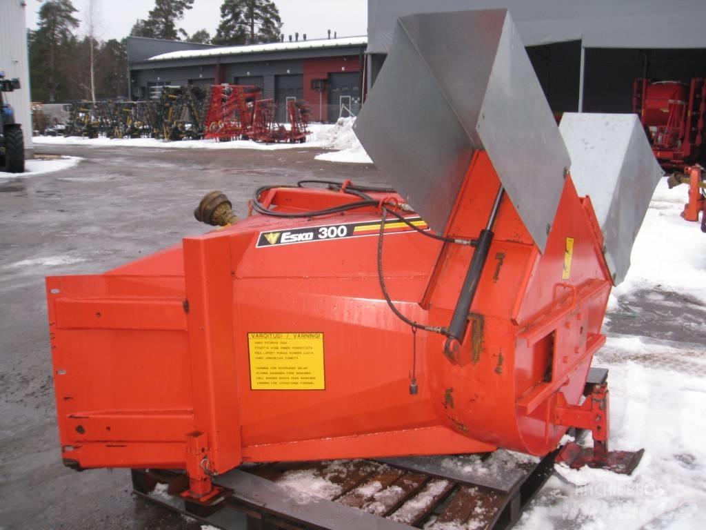 Esko LL300 Снігомітли