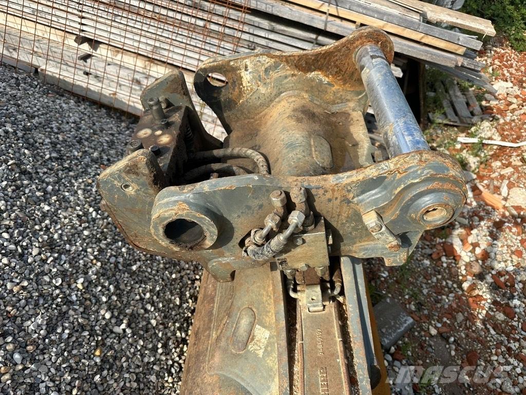 Liebherr R 922 Гусеничні екскаватори