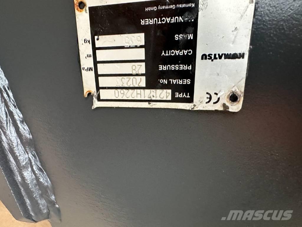 Komatsu WA 475-10E0 Швидкі з`єднувачі