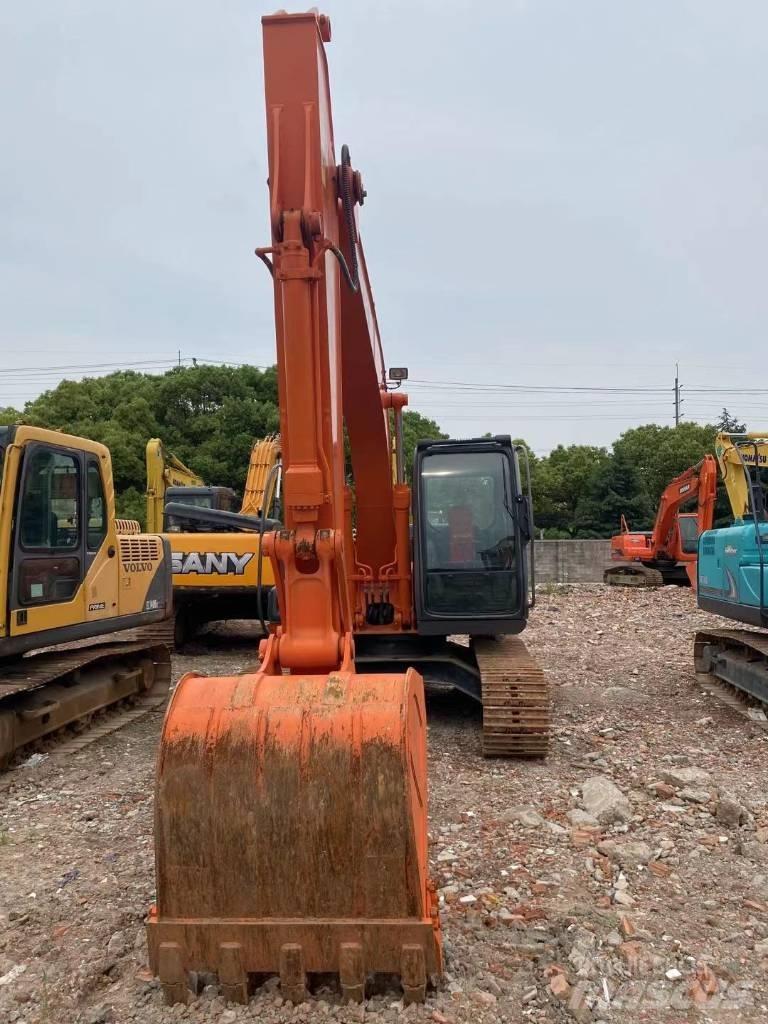 Hitachi ZX 120 Гусеничні екскаватори