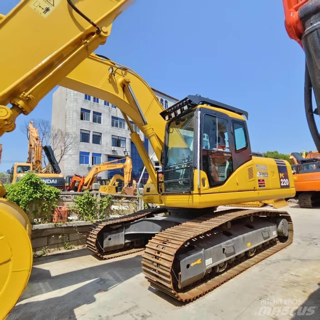 Komatsu PC 220 Гусеничні екскаватори