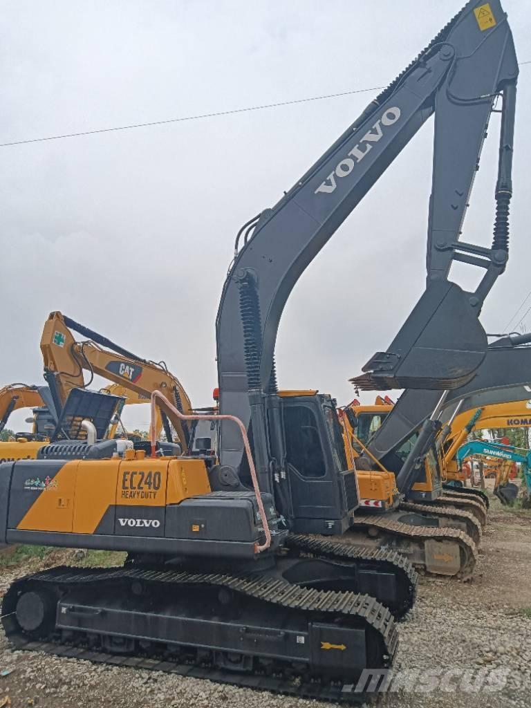 Volvo EC 240 Гусеничні екскаватори