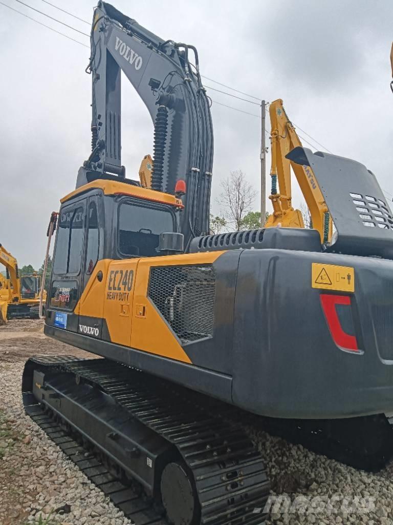 Volvo EC 240 Гусеничні екскаватори