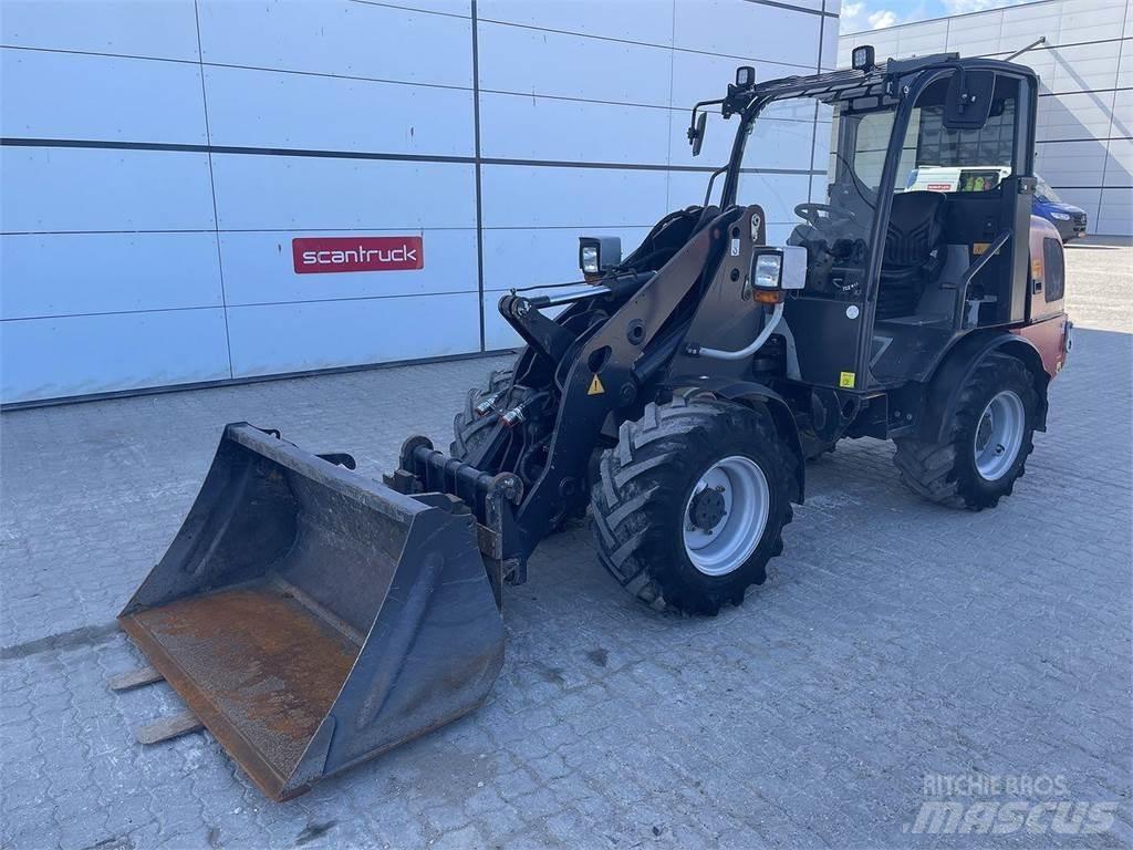 Weidemann 2070 Багатофункціональне обладнання для вантажних і землекопальних робіт