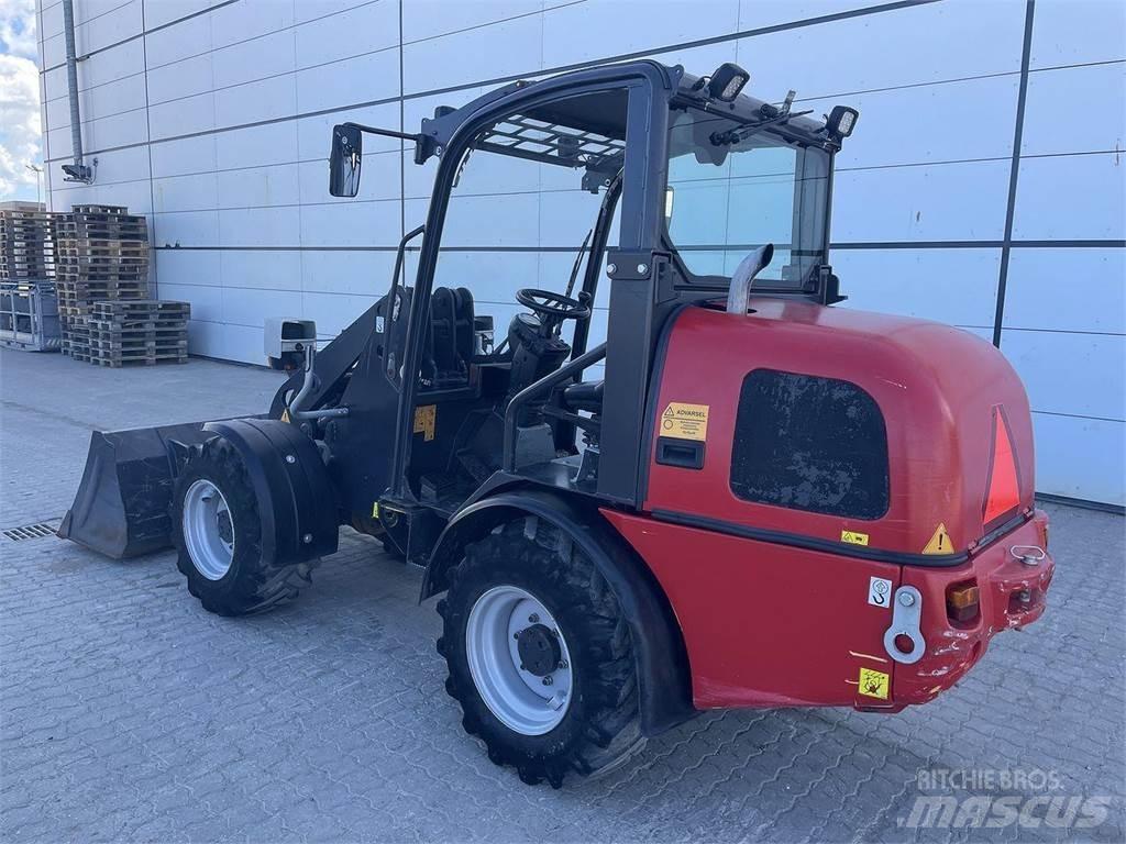 Weidemann 2070 Багатофункціональне обладнання для вантажних і землекопальних робіт