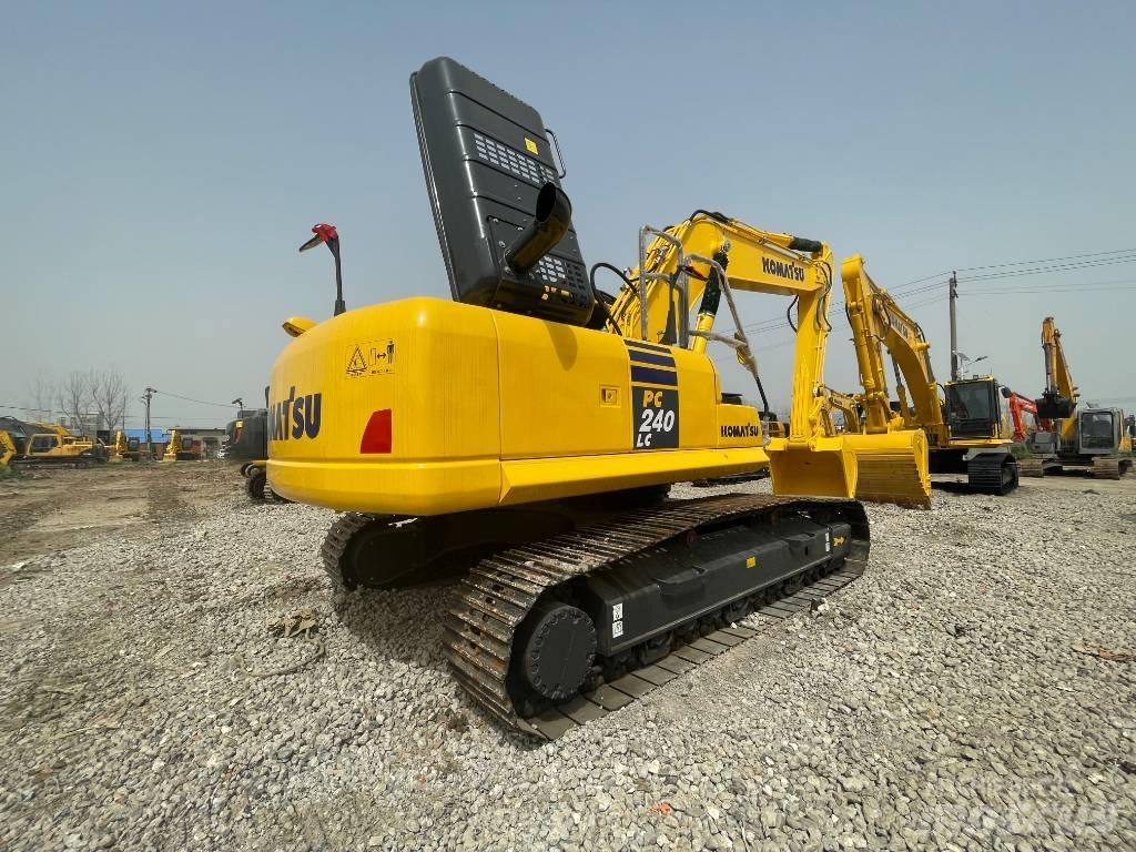 Komatsu PC 240 Гусеничні екскаватори
