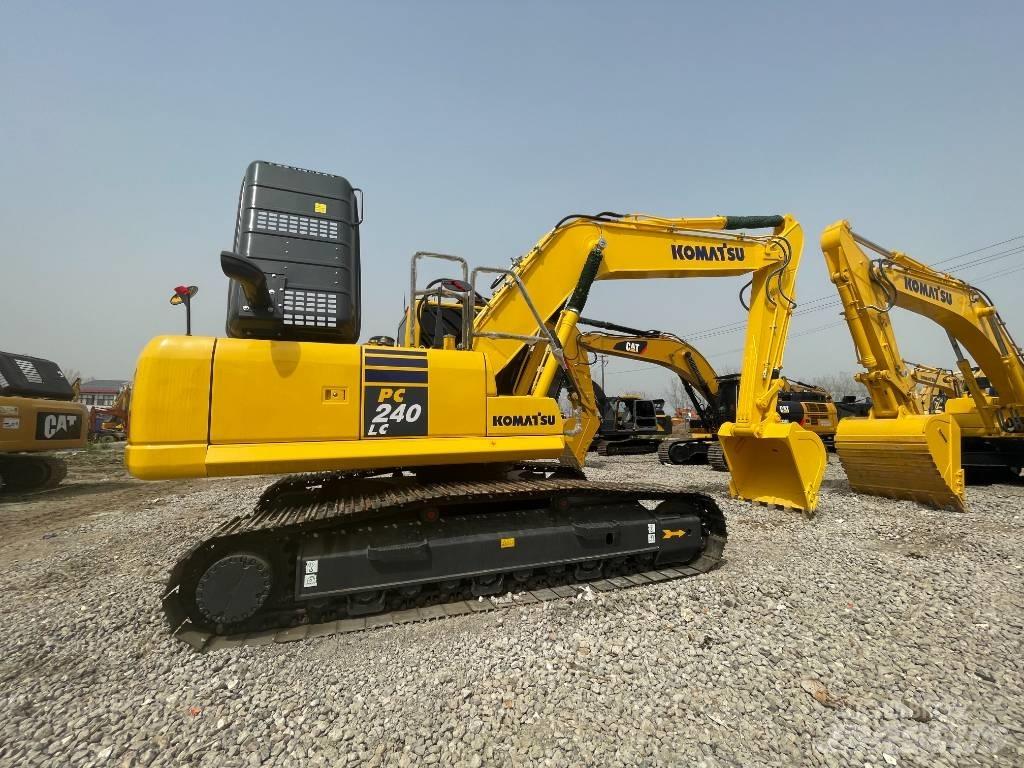 Komatsu PC 240 Гусеничні екскаватори