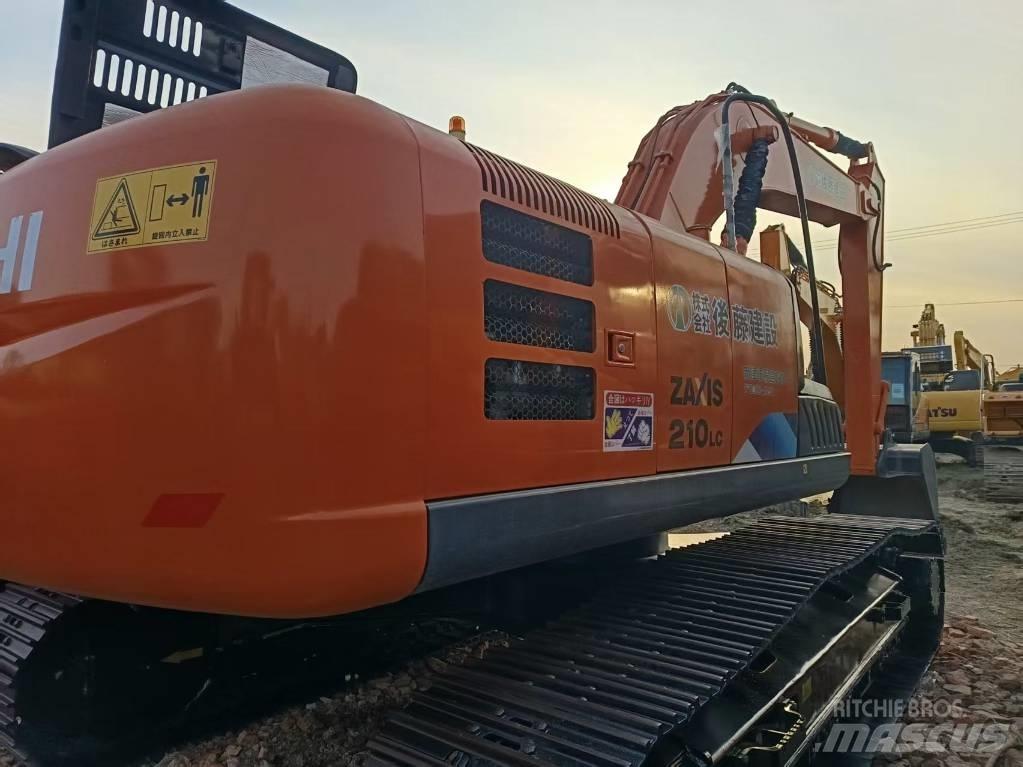 Hitachi ZX210LC Гусеничні екскаватори
