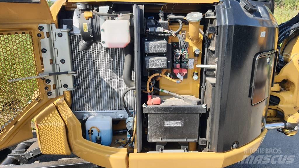 CAT 302.7 DCR 07A Міні-екскаватори < 7т