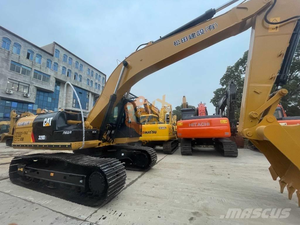 CAT CAT320 D2 Гусеничні екскаватори