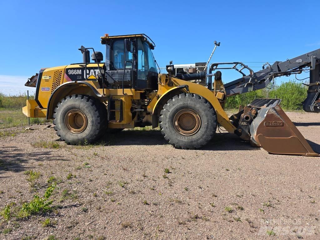 CAT 966 M Фронтальні навантажувачі