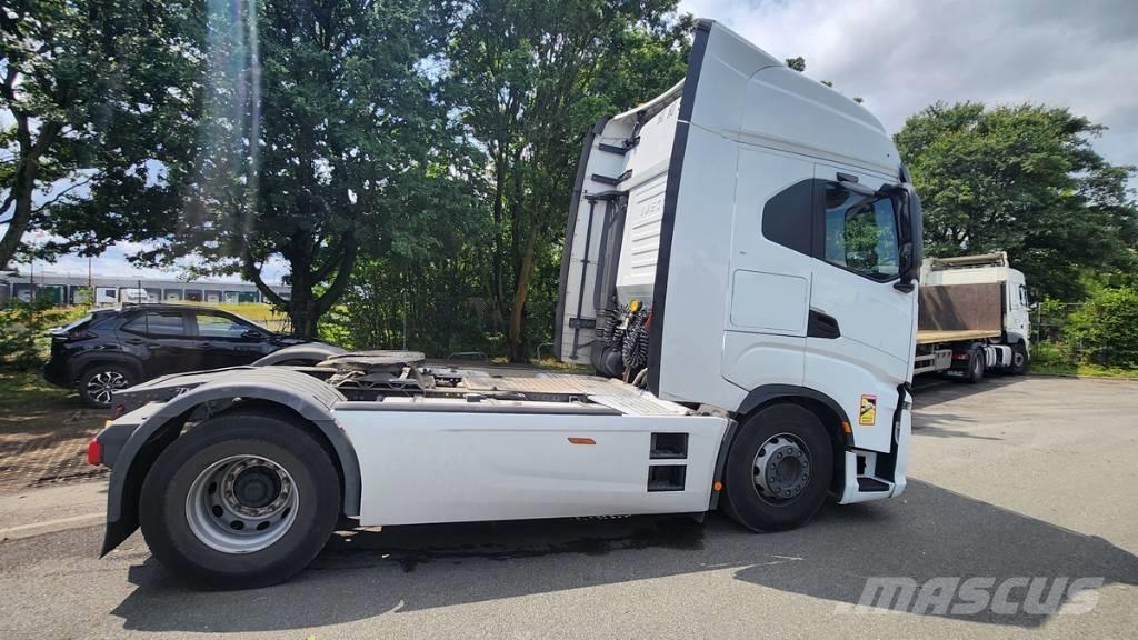 Iveco Saway 530 Тягачі