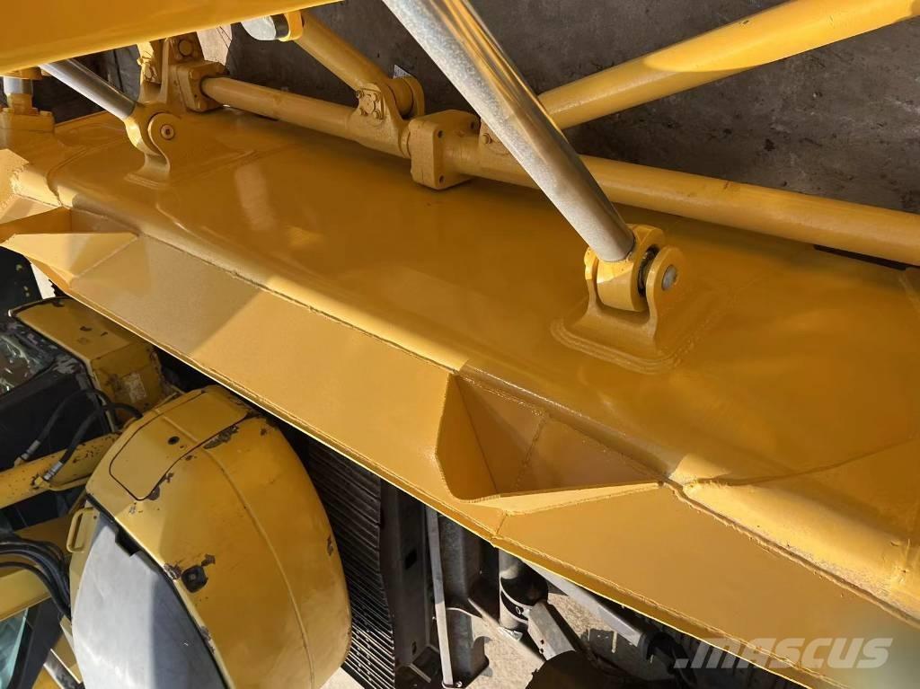 Shantui SD 22 Гусеничні бульдозери