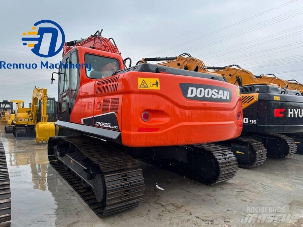 Doosan DX 225 LC-9C Гусеничні екскаватори