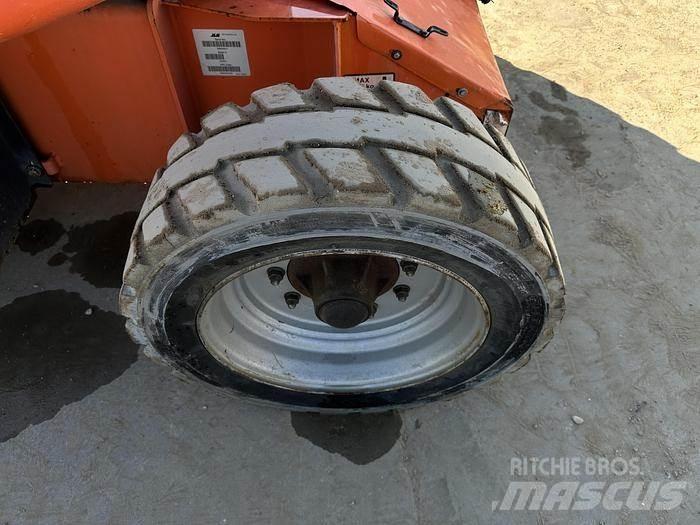 JLG E450AJ Інші підйомники і платформи