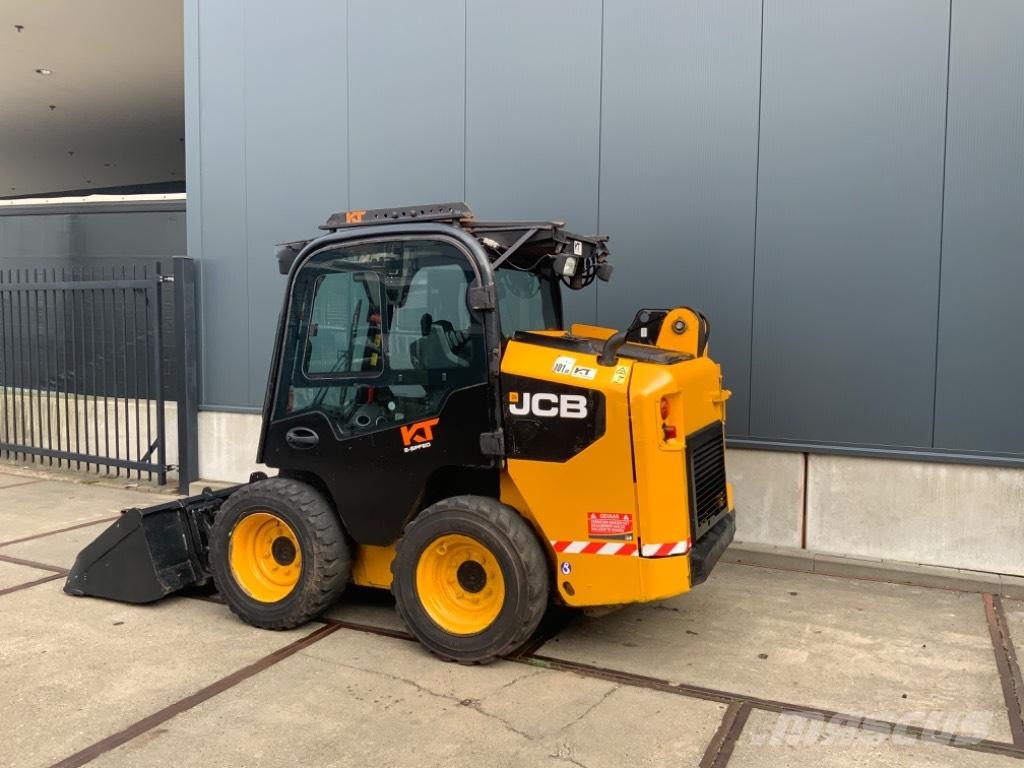 JCB 155 Міні-навантажувачі