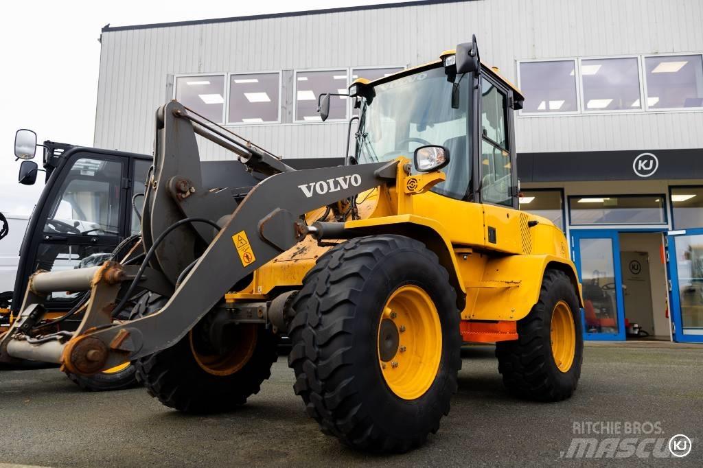 Volvo L 35 Фронтальні навантажувачі