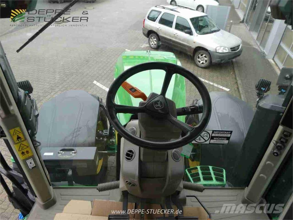 John Deere 7R 330 Трактори