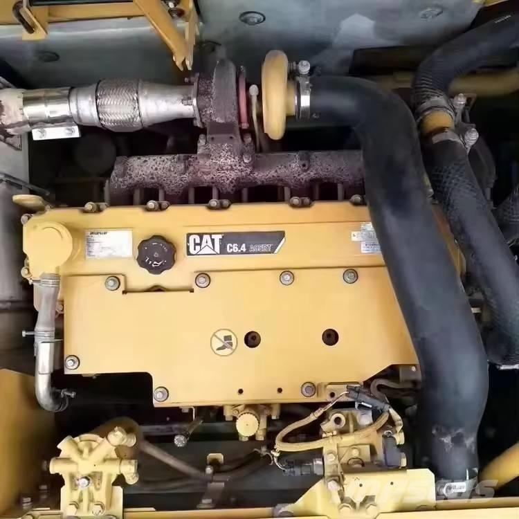 CAT 325 D Гусеничні екскаватори