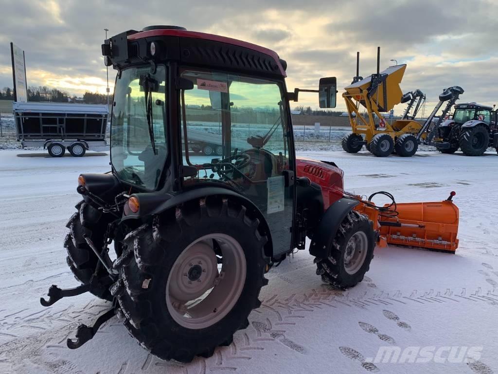 McCormick X 2.055 Трактори