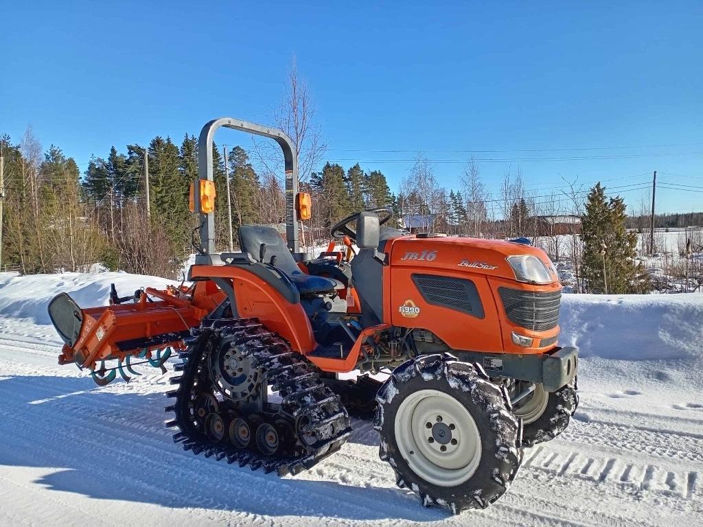 Kubota JB 16-PC Трактори