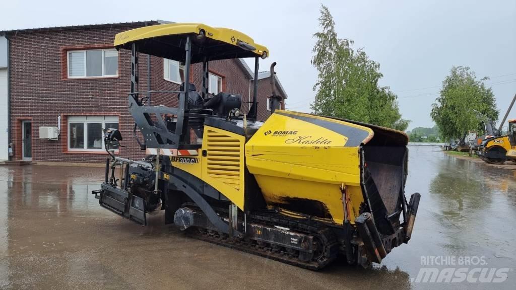 Bomag BF 300 Асфальтовкладачі