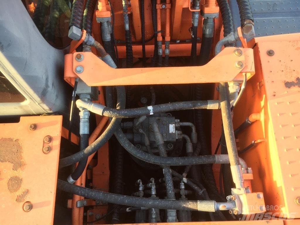 Doosan DX 255 LC Гусеничні екскаватори