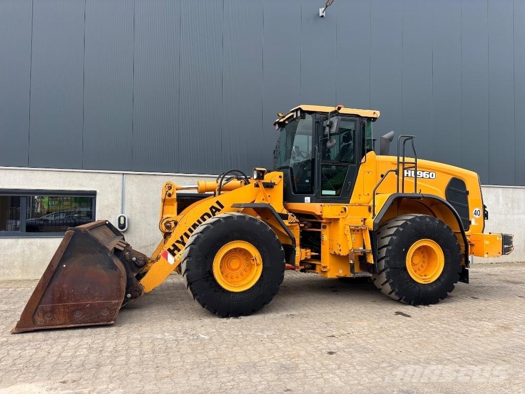 Hyundai HL 960 - 955 Фронтальні навантажувачі