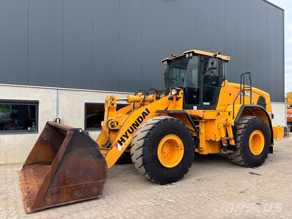 Hyundai HL 960 - 955 Фронтальні навантажувачі