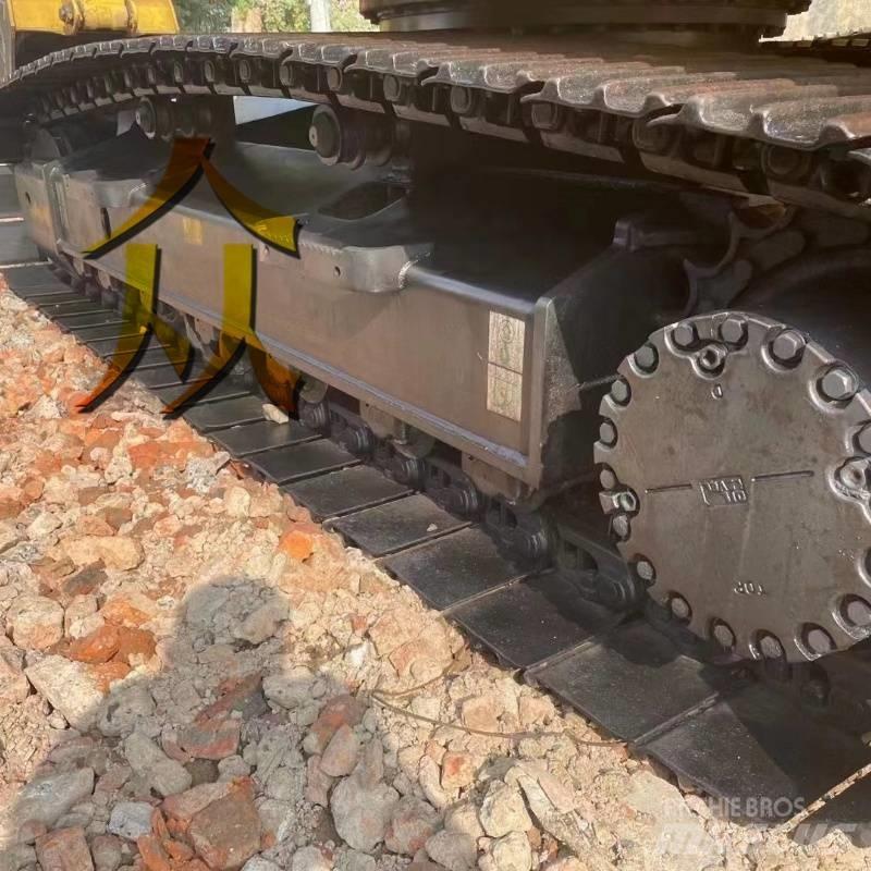 Komatsu PC 200 Гусеничні екскаватори