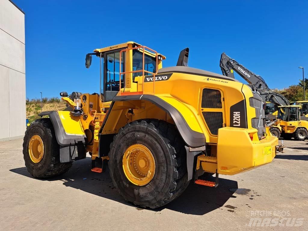 Volvo L 220 H Фронтальні навантажувачі