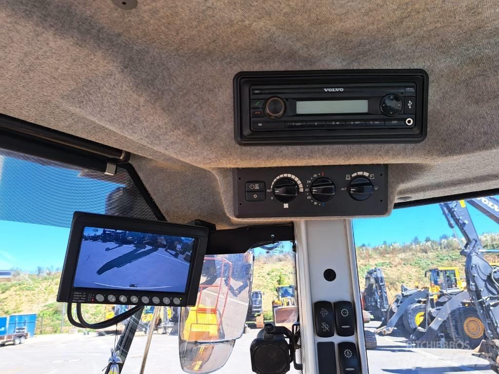 Volvo L 220 H Фронтальні навантажувачі
