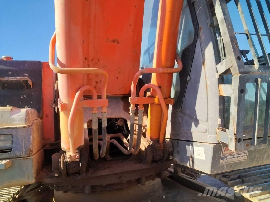 Hitachi ZX 270 LC Гусеничні екскаватори