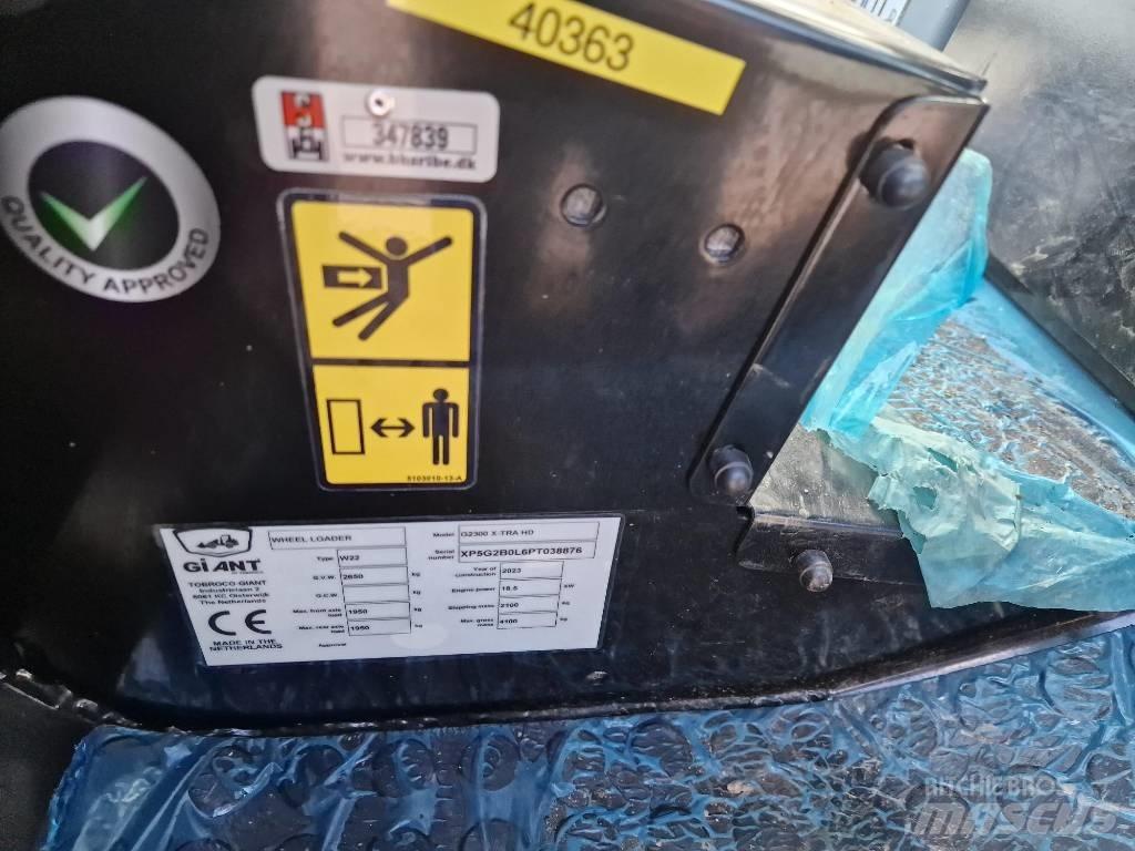 GiANT G2300 HD Багатофункціональне обладнання для вантажних і землекопальних робіт