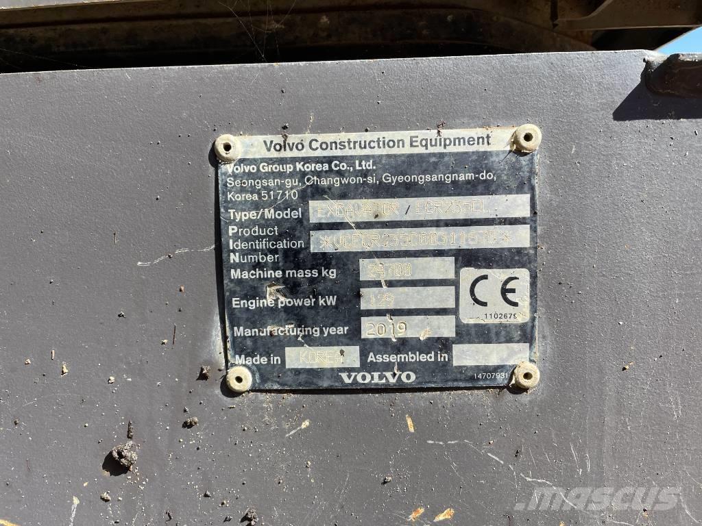 Volvo ECR 235 Гусеничні екскаватори