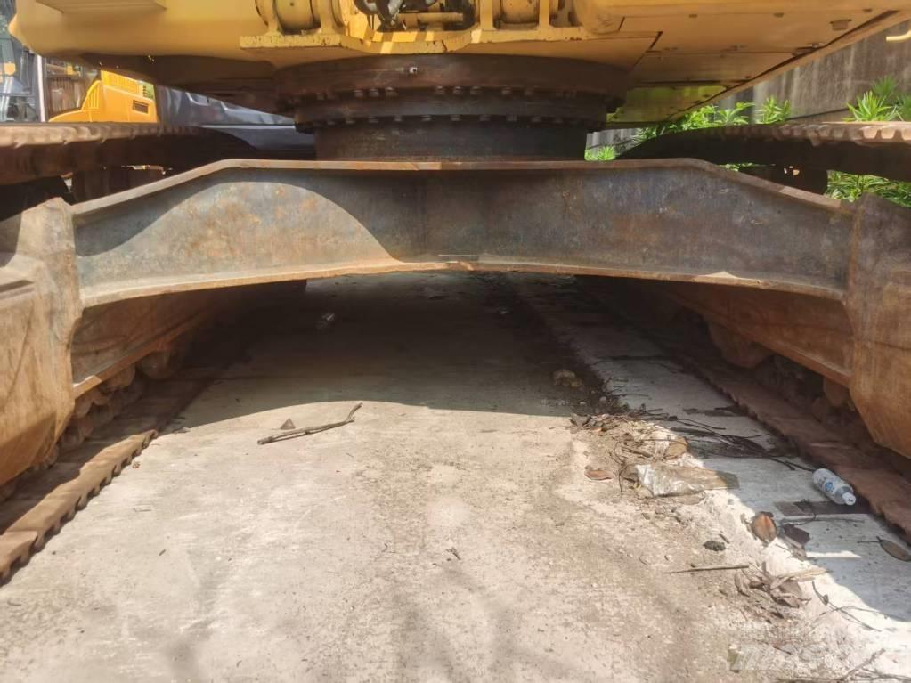 Komatsu PC 400-7 Гусеничні екскаватори